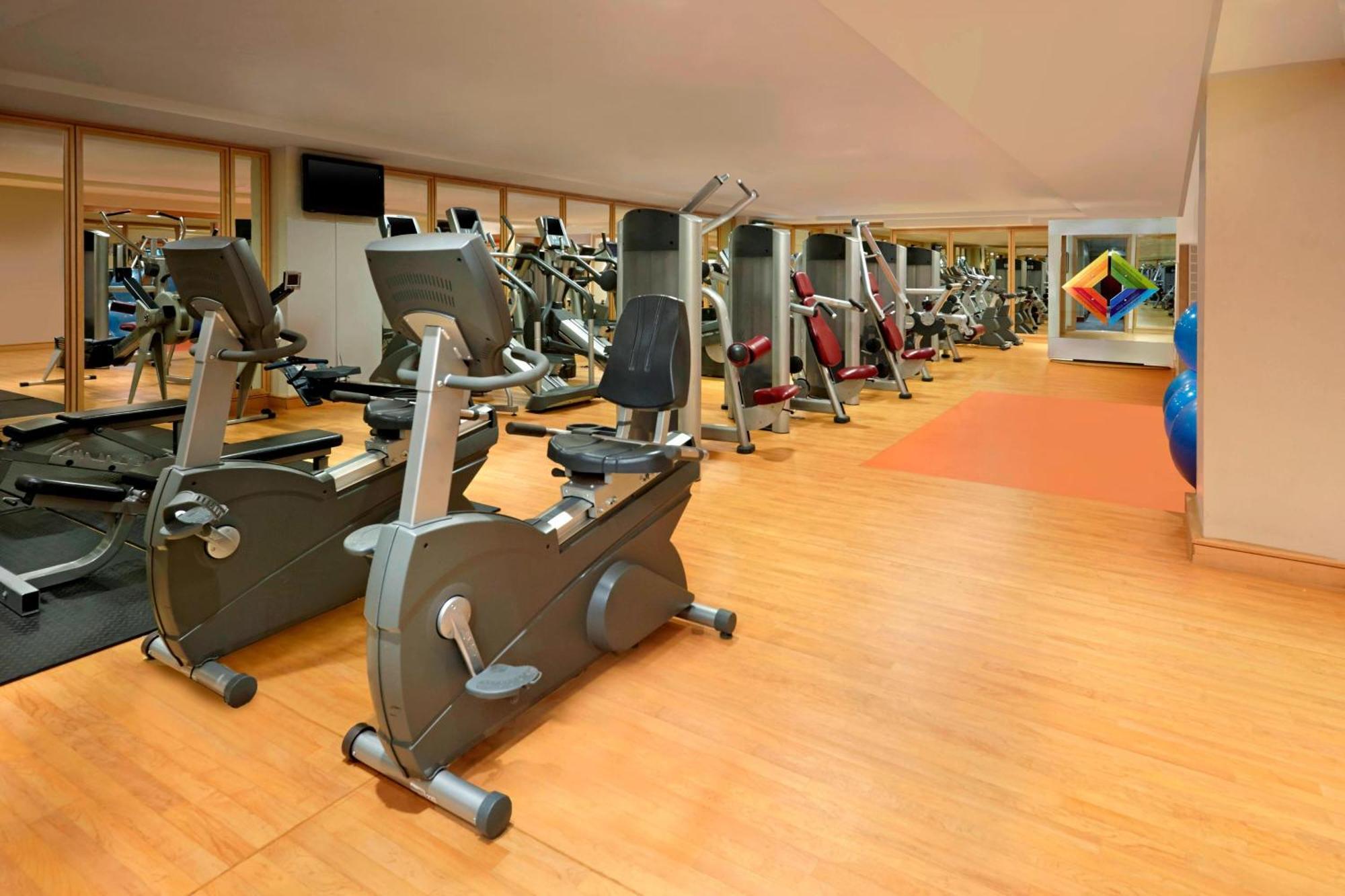Sheraton Stockholm Hotel Exterior photo A gym in a hotel