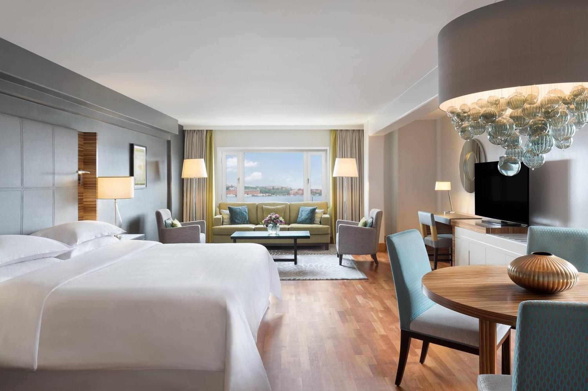 Sheraton Stockholm Hotel Exterior photo Deluxe room